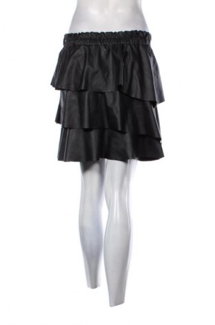 Пола Unbranded, Размер S, Цвят Черен, Цена 2,04 €