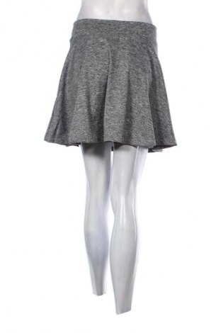 Пола Unbranded, Размер S, Цвят Сив, Цена 2,04 €