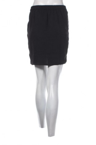 Пола Vero Moda, Размер M, Цвят Черен, Цена 6,64 €