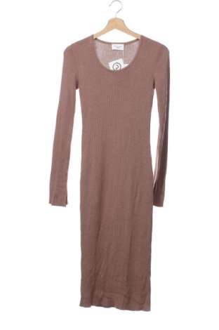 Рокля ABOUT YOU x Toni Garrn, Размер XS, Цвят Кафяв, Цена 6,13 €