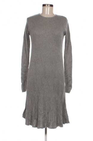 Šaty  Edited, Velikost M, Barva Šedá, Cena  409,00 Kč