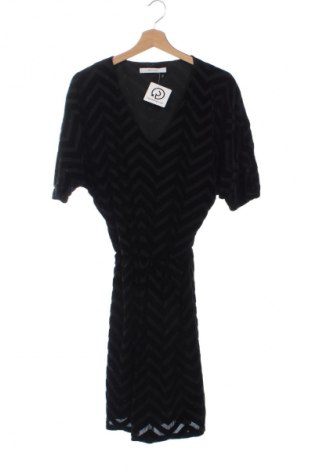 Šaty  Gestuz, Velikost XS, Barva Černá, Cena  269,00 Kč