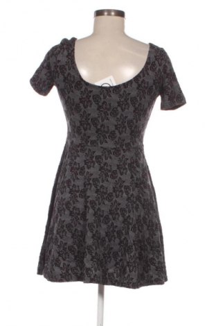 Šaty  H&M Divided, Velikost S, Barva Vícebarevné, Cena  79,00 Kč