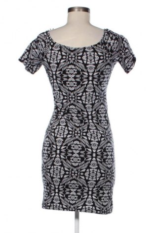 Šaty  Reserved, Velikost S, Barva Vícebarevné, Cena  49,00 Kč