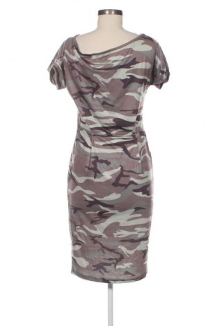 Рокля SHEIN, Размер S, Цвят Многоцветен, Цена 2,55 €