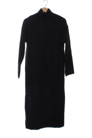 Рокля Selected Femme, Размер XS, Цвят Черен, Цена 30,16 €