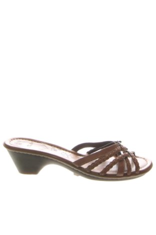 Papuci Clarks, Mărime 38, Culoare Maro, Preț 375,35 Lei, #136641448