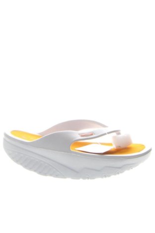 Papuci Mat Star, Mărime 38, Culoare Multicolor, Preț 62,56 Lei, #136591591