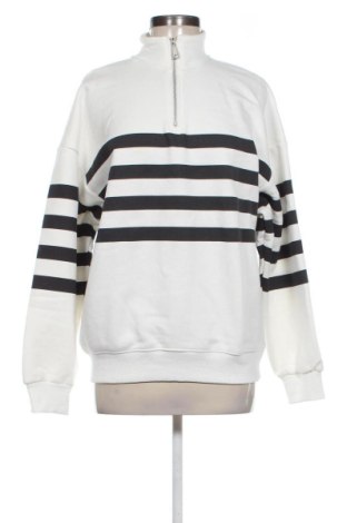 Дамска блуза Bershka, Размер XS, Цвят Многоцветен, Цена 32,21 €