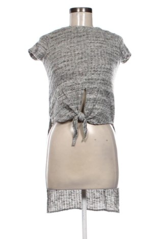Damen Shirt Bershka, Größe XS, Farbe Grau, Preis 10,00 €