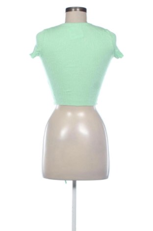 Damen T-Shirt Bershka, Größe XS, Farbe Grün, Preis 11,99 €