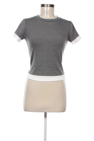 Damen T-Shirt Stradivarius, Größe M, Farbe Grau, Preis € 11,99