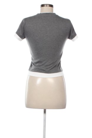 Damen T-Shirt Stradivarius, Größe M, Farbe Grau, Preis € 11,99