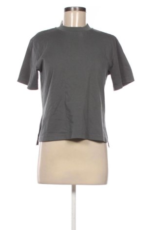 Tricou de femei Uniqlo, Mărime S, Culoare Gri, Preț 46,92 Lei, #136648764