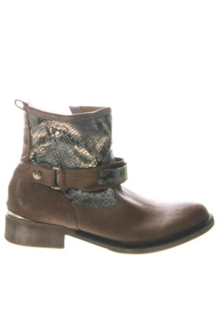 Γυναικεία μποτάκια Guess, Μέγεθος 40, Χρώμα Πολύχρωμο, Τιμή 123,00 €, #136622426