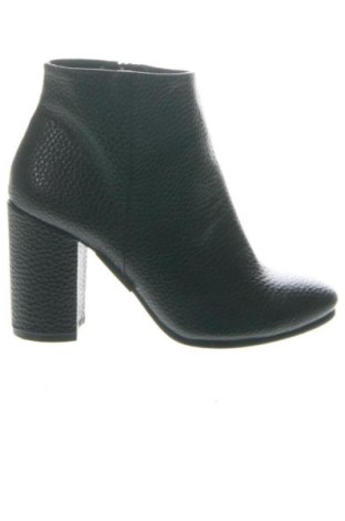 Botine de damă Unbranded, Mărime 35, Culoare Negru, Preț 205,25 Lei, #136633811