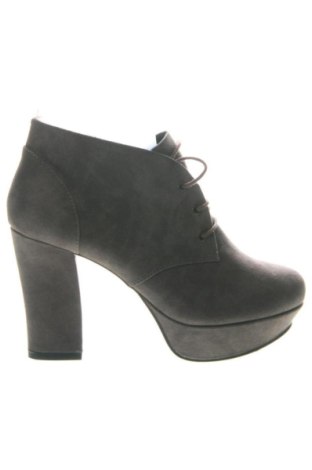 Botine de damă Unbranded, Mărime 39, Culoare Maro, Preț 269,21 Lei, #136643022