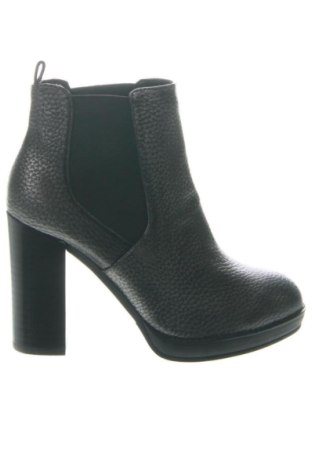 Botine de damă Unbranded, Mărime 36, Culoare Multicolor, Preț 205,25 Lei, #136644307
