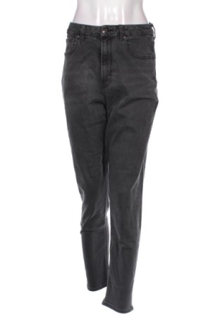 Дамски дънки American Eagle, Размер M, Цвят Сив, Цена 20,91 €, #136646484