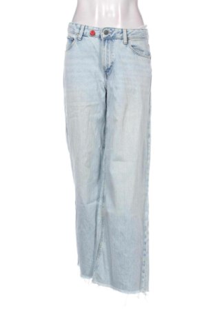 Dámske džínsy  Bershka, Veľkosť S, Farba Modrá, Cena  15,00 €, #136669552