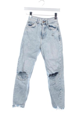 Дамски дънки Bershka, Размер XXS, Цвят Син, Цена 24,38 €