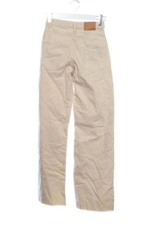 Дамски дънки Bershka, Размер XXS, Цвят Екрю, Цена 15,33 €