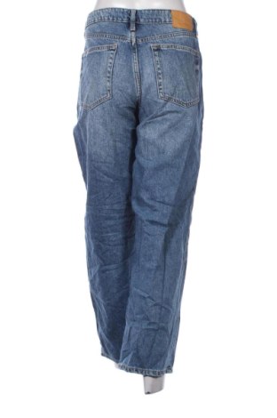 Γυναικείο Τζίν Bershka, Μέγεθος XL, Χρώμα Μπλέ, Τιμή 17,99 €