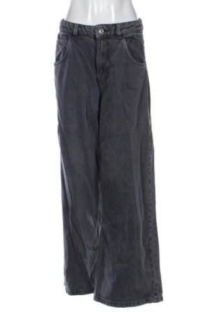 Дамски дънки Bershka, Размер M, Цвят Сив, Цена 15,00 €