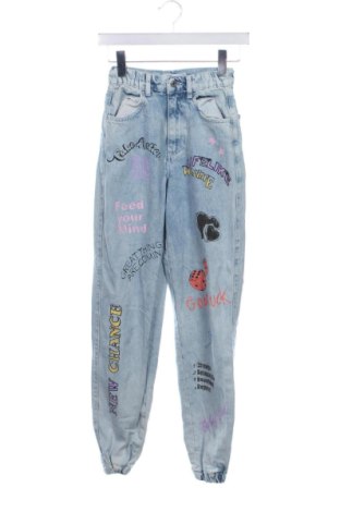 Дамски дънки Bershka, Размер XXS, Цвят Син, Цена 15,00 €, #136662802