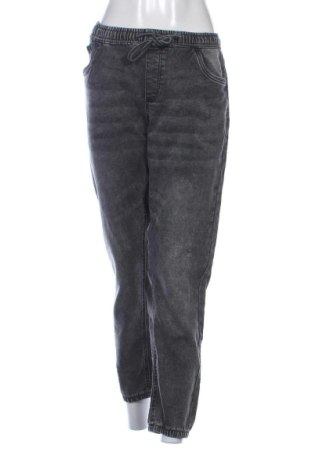 Blugi de femei Esmara, Mărime XL, Culoare Negru, Preț 78,20 Lei, #136633846