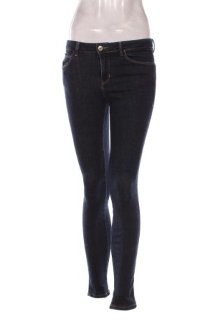 Γυναικείο Τζίν Guess, Μέγεθος M, Χρώμα Μπλέ, Τιμή 38,00 €, #136647959
