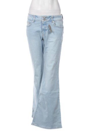 Дамски дънки Levi's, Размер L, Цвят Син, Цена 57,77 €, #136603644