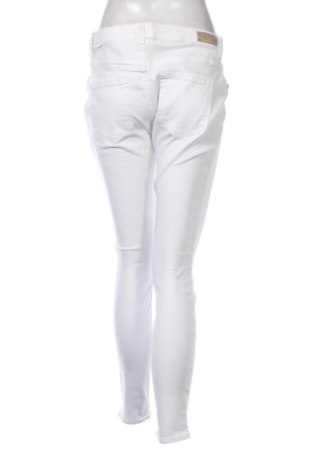 Дамски дънки ONLY, Размер XL, Цвят Бял, Цена 32,21 €