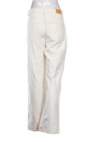 Damskie jeansy Pull&Bear, Rozmiar L, Kolor ecru, Cena 80,38 zł