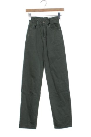 Дамски дънки Pull&Bear, Размер XS, Цвят Зелен, Цена 18,91 €, #136603414