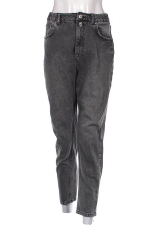 Damskie jeansy Pull&Bear, Rozmiar M, Kolor Czarny, Cena 80,38 zł, #136662783