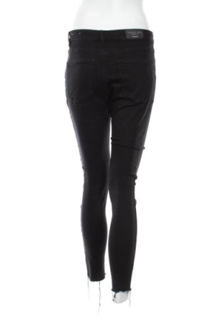 Дамски дънки Stradivarius, Размер M, Цвят Черен, Цена 15,00 €