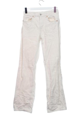 Дамски дънки Stradivarius, Размер M, Цвят Бял, Цена 16,87 €, #136605169