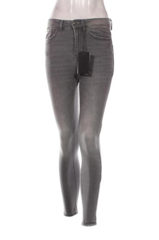Blugi de femei Vero Moda, Mărime S, Culoare Gri, Preț 203,32 Lei, #136637594