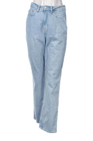 Damskie jeansy Weekday, Rozmiar S, Kolor Niebieski, Cena 112,53 zł