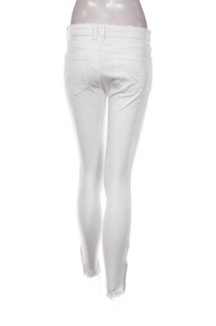 Damen Jeans Yessica, Größe S, Farbe Weiß, Preis 19,99 €