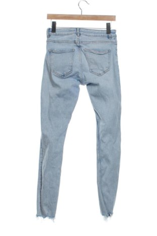 Damskie jeansy Zara, Rozmiar M, Kolor Niebieski, Cena 75,02 zł