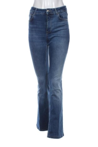 Damskie jeansy Zara, Rozmiar M, Kolor Niebieski, Cena 95,33 zł