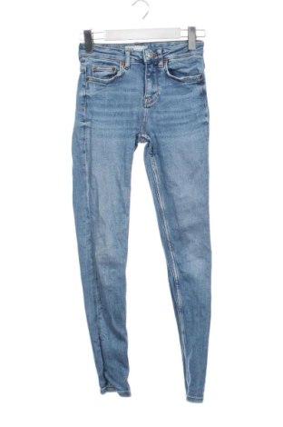 Damskie jeansy Zara, Rozmiar XS, Kolor Niebieski, Cena 34,99 zł, #136630202