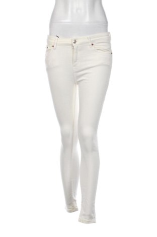Дамски дънки Zara, Размер S, Цвят Бял, Цена 20,96 €, #136632718