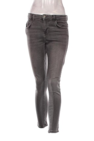 Blugi de femei Zara, Mărime M, Culoare Gri, Preț 72,00 Lei, #136634825