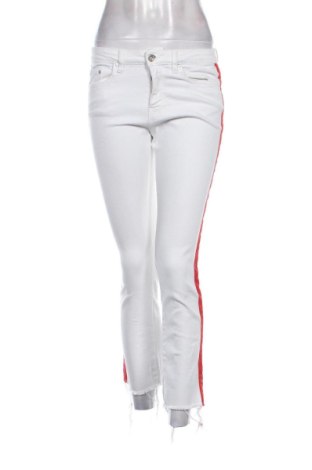 Blugi de femei Zara, Mărime M, Culoare Alb, Preț 71,99 Lei, #136670117