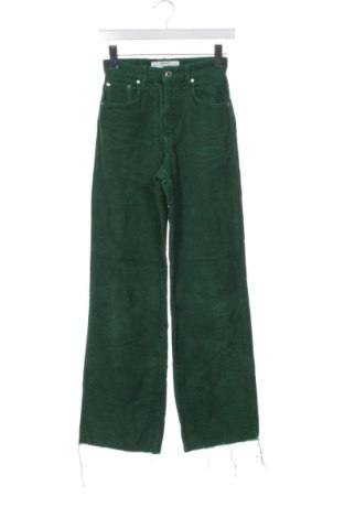 Damskie sztruksy Stradivarius, Rozmiar XXS, Kolor Zielony, Cena 80,38 zł