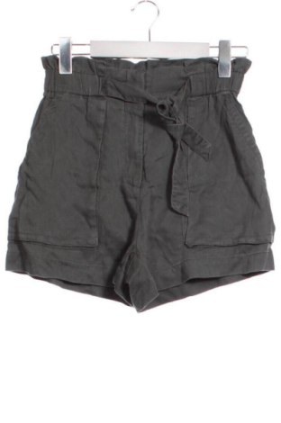 Damen Shorts H&M, Größe S, Farbe Grün, Preis 12,99 €