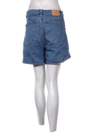 Γυναικείο κοντό παντελόνι Pull&Bear, Μέγεθος L, Χρώμα Μπλέ, Τιμή 11,99 €